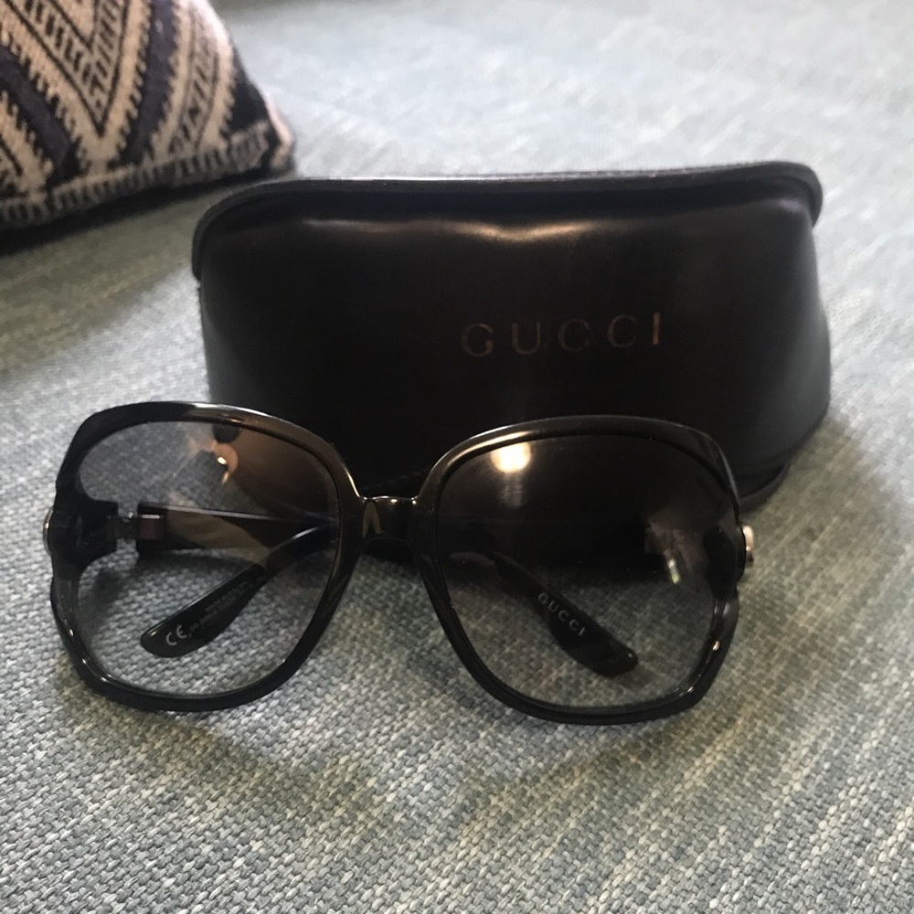 Gucci black large frame sunglasses with case